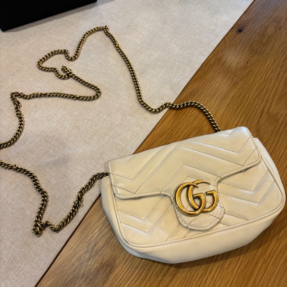 Gucci GG Marmont Super Mini Bag - White | Pre-loved/Used - Picture 2 of 9
